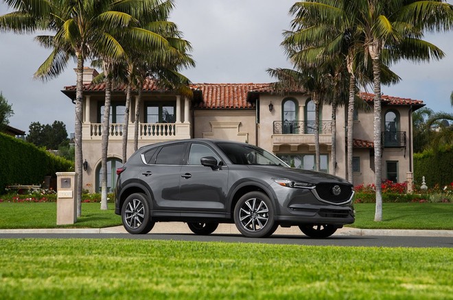 Nội thất Mazda CX-5 2017 đánh bại xe sang Lexus ảnh 9