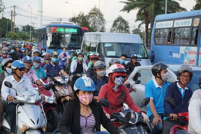 Chống kẹt xe tại TP. HCM: Đất dành cho phát triển xe buýt bị cắt xén? ảnh 2