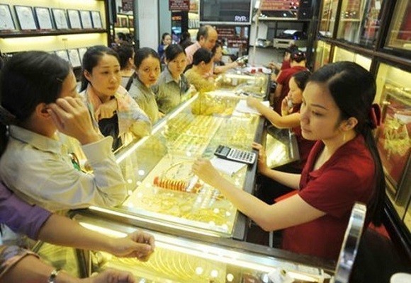 Giới phân tích khuyến nghị cẩn trọng khi "lướt sóng" vàng để tránh rủi ro.
