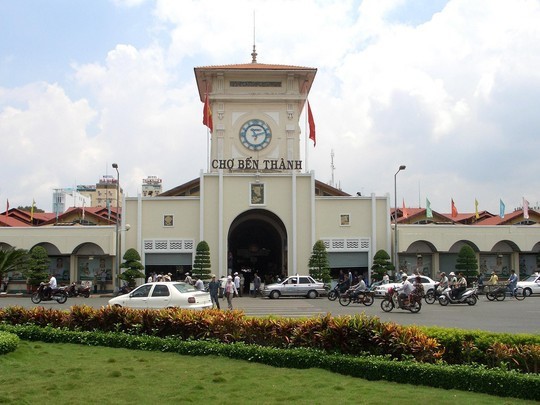 UBND quận 1 và Sở Du lịch TP.HCM đề xuất tổ chức chợ đêm ngay trong lòng chợ Bến Thành. Ảnh minh họa.
