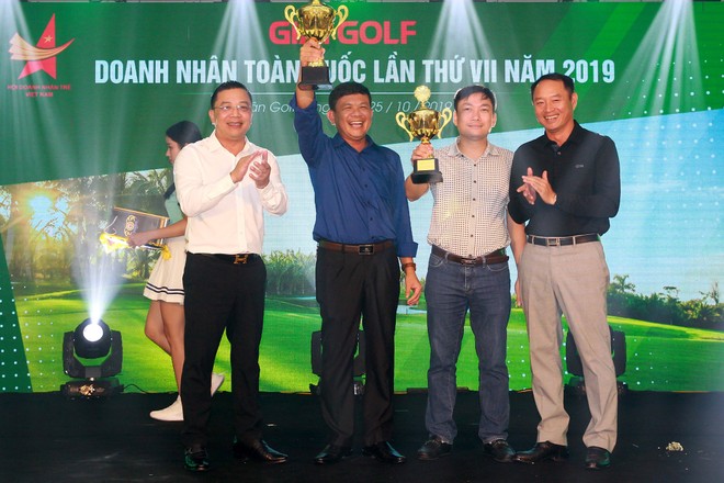 Những khoảnh khắc đẹp tại giải Golf Doanh nhân trẻ toàn quốc năm 2019 ảnh 36