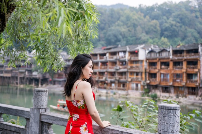 Vẻ đẹp huyền bí pha chút cổ trang của Phượng Hoàng cổ trấn ảnh 8