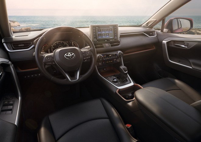 Toyota RAV4 lột xác thiết kế, quyết chiếm ngôi vương ảnh 3