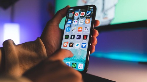 Ác mộng 5G sẽ còn kéo dài vài năm với Apple