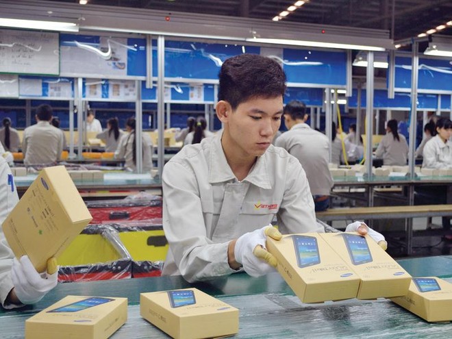 Công ty TNHH Việt Hưng (Hà Nội) sản xuất bao bì cho Samsung. Ảnh: Đức Thanh