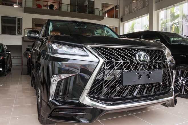 Lexus LX570 Super Sport giá gần 10 tỷ tại Việt Nam ảnh 2