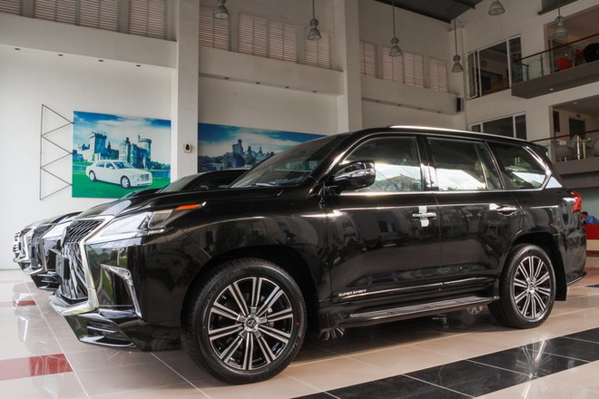 Lexus LX570 Super Sport giá gần 10 tỷ tại Việt Nam ảnh 3