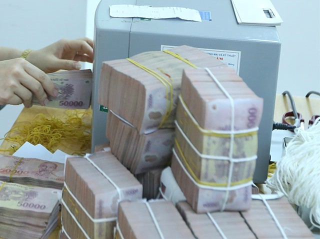 Theo bản khuyến nghị, chính sách giải cứu không chỉ tập trung vào khả năng thanh khoản mà còn là khả năng thanh toán (tồn tại hay phá sản) của các doanh nghiệp. Ngân hàng Nhà nước cần sẵn sàng bơm thêm thanh khoản cho hệ thống ngân hàng. Lãi suất có thể cắt giảm thêm 1 – 2 điểm phần trăm.