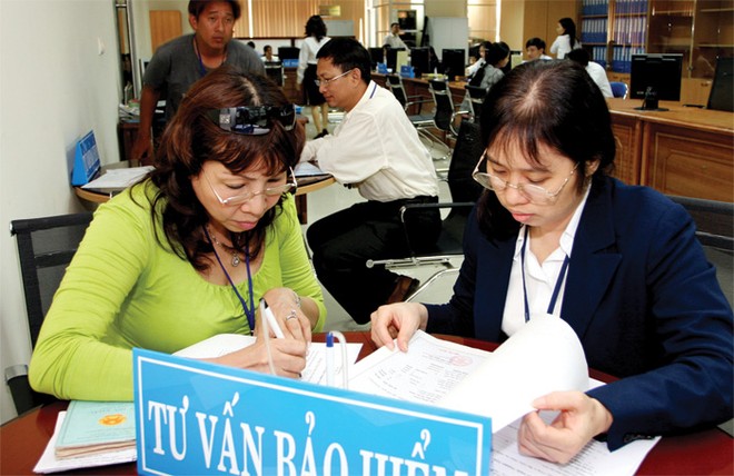 Môi giới bảo hiểm cung cấp dịch vụ tư vấn cho khách hàng, nhưng hưởng hoa hồng từ phía DN bảo hiểm