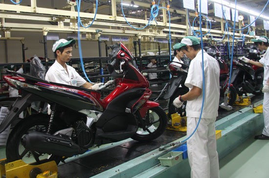 Sản xuất xe máy nội “cài số lùi”