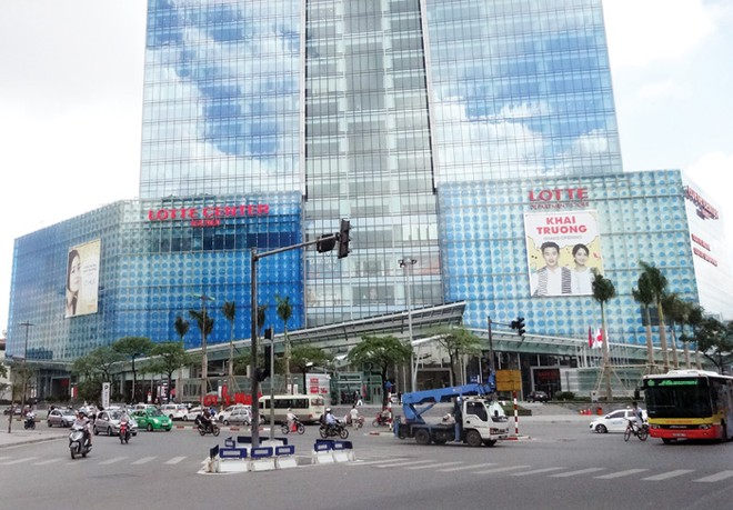 Dự án Lotte Center vẫn còn trống khoảng 70% diện văn phòng cho thuê - Ảnh: Hoài Nam