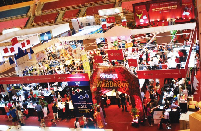 Tại Hội chợ VIJF 2014, DOJI đã đón hàng chục nghìn lượt khách tham quan, trong đó có 1.558 khách mua