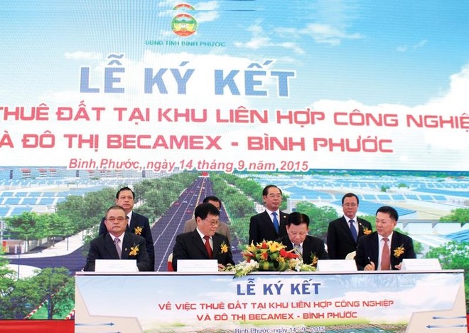 3 nhà đầu tư nước ngoài là Công ty Kaiser, Công ty Grand Art và Công ty Fu Ang ký kết thuê 150 ha đất tại Khu liên hợp công nghiệp - đô thị Becamex – Bình Phước trong ngày khởi công dự án.