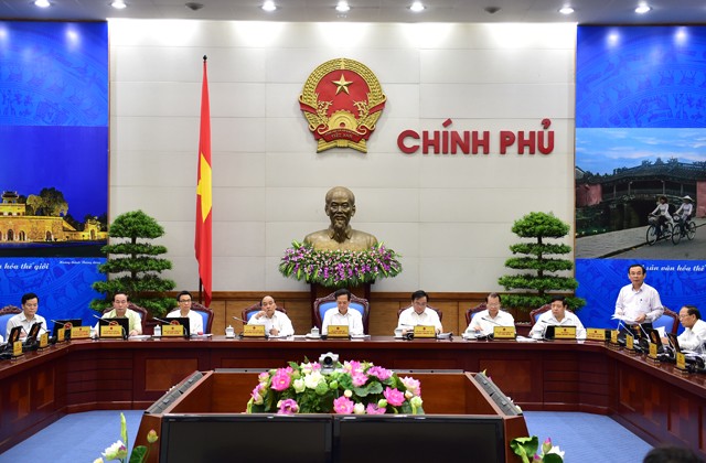 Phiên họp Chính phủ thường kỳ tháng 10/2015. Ảnh: VGP