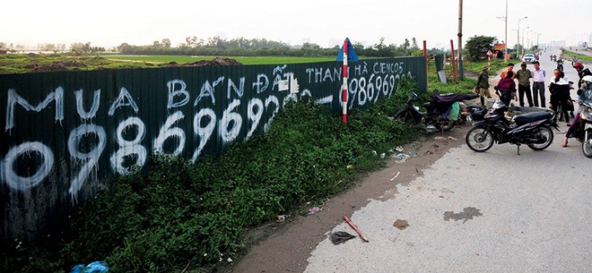 Dù đang có những lùm xùm, nhưng sản phẩm Dự án Thanh Hà - Cienco 5 Land vẫn được đẩy giá lên từng ngày với tiền chênh lên tới 500 triệu đồng/lô. Ảnh: Dũng Minh