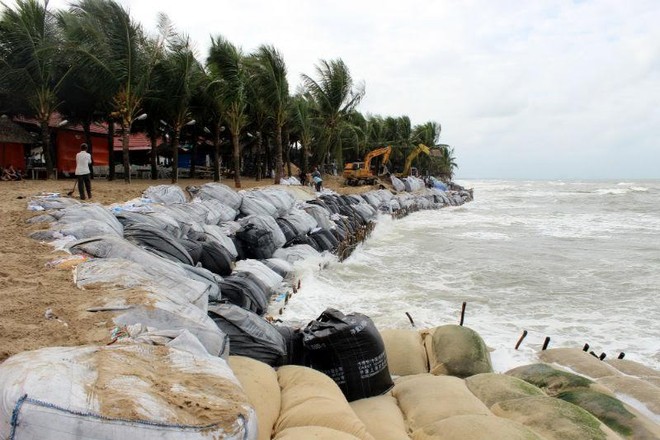 Cửa Đại (Hội An) thường xuyên bị sạt lở mỗi khi vào mùa mưa bão. Ảnh: Hà Minh