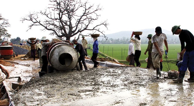 Cần tăng cường đầu tư cơ sở hạ tầng để tạo sự kết nối, lưu thông giữa các tỉnh, hỗ trợ tạo sinh kế cho người dân