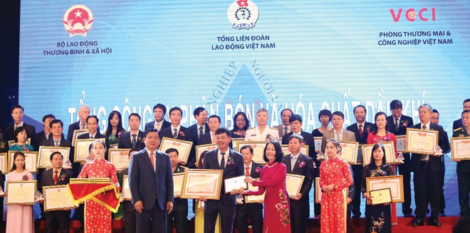 DPM là doanh nghiệp duy nhất ngành phân bón nhận giải thưởng Công ty niêm yết tốt nhất thuộc ngành nông nghiệp và phụ trợ