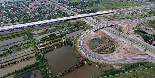 Hệ thống giao thông tương đối đồng bộ là điểm mạnh của các tỉnh miền duyên hải.Ảnh: Dũng Minh
