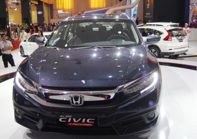 Honda Việt Nam đã quyết định nhập khẩu Civic nguyên chiếc từ Thái Lan