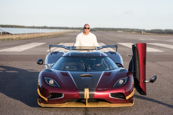 Koenigsegg Agera RS đánh bại Bugatti Chiron trong cuộc đua 0-400-0