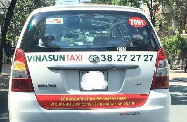 Việc phản đối Uber và Grab của các hãng taxi truyền thống là sai phương pháp (Ảnh minh hoạ)