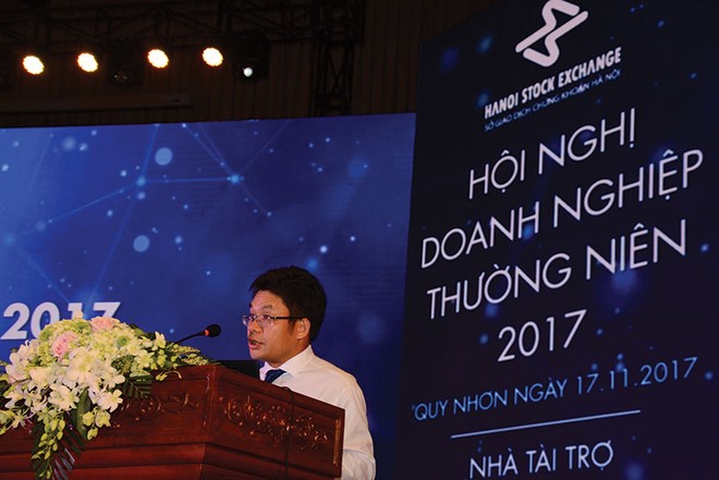 Doanh nghiệp niêm yết: Khó khăn nhất khi thực thi quy định pháp lý là gì?