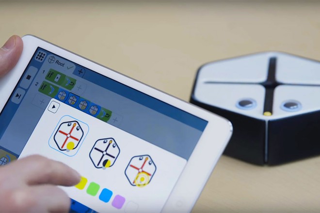 Root, robot dạy trẻ học lập trình