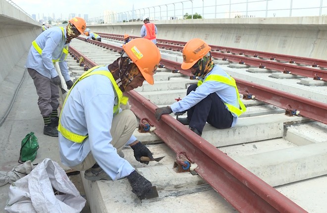 Công trường không nghỉ lễ của tuyến metro số 1 Sài Gòn