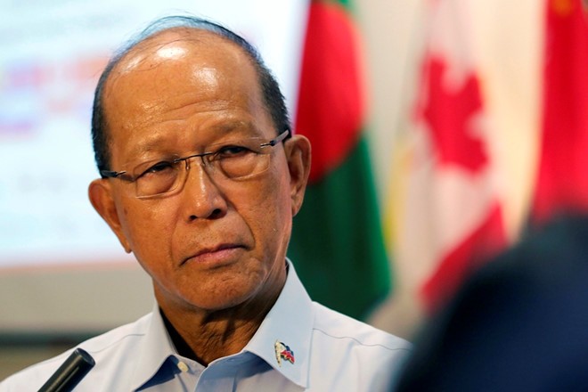 Bộ trưởng Quốc phòng Philippines Delfin Lorenzana. Ảnh: AFP.