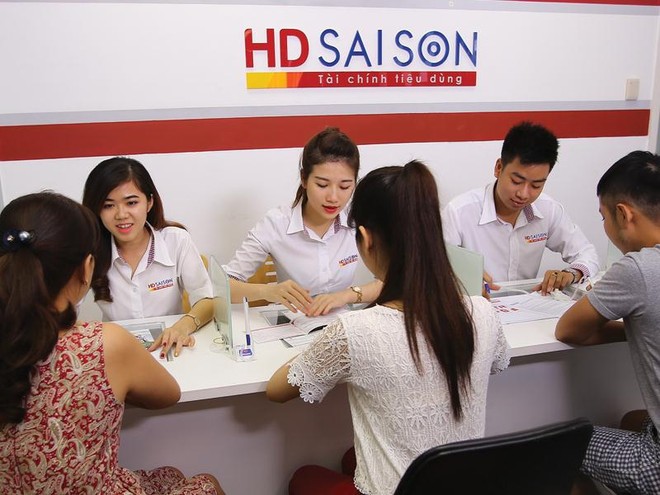 Khách hàng chính của các công ty tài chính như FE Credit, Home Credit, HD Saison là những người có thu nhập thấp đến trung bình. Ảnh: Đức Thanh