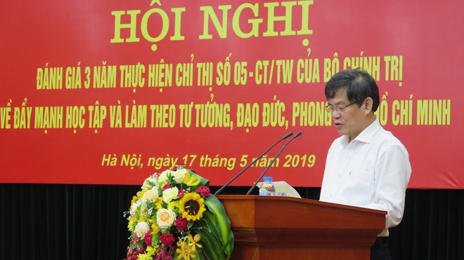 Học tập, làm theo tư tưởng, đạo đức, phong cách Hồ Chí Minh chính là sự nêu gương thiết thực nhất