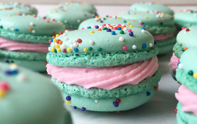 Từ món ăn có nguồn gốc ở Ý, Macaron đã dần “biến đổi” khi tới Pháp và trở thành món ăn đặc trưng của quốc gia này