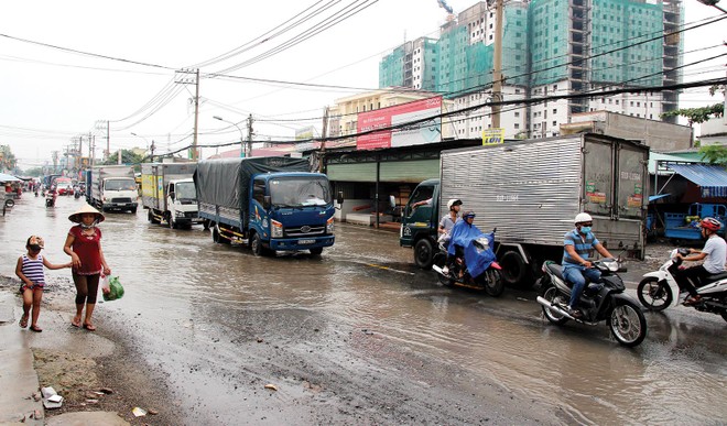 Ngập lụt trở thành nỗi ám ảnh của người dân TP.HCM