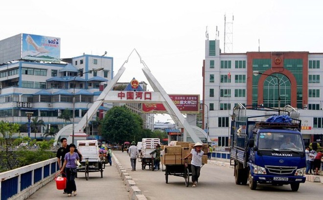 Bộ trưởng Trần Tuấn Anh khẳng định, sẽ có giải pháp vừa đảm bảo ngăn chặn dịch lây lan vừa duy trì hoạt động giao thương thông suốt.