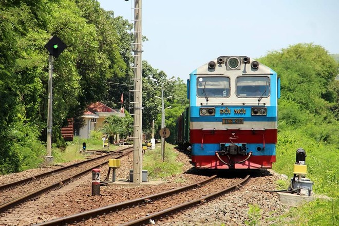 "Đầu đi, chân ở lại", thế kẹt của Tổng công ty Đường sắt Việt Nam