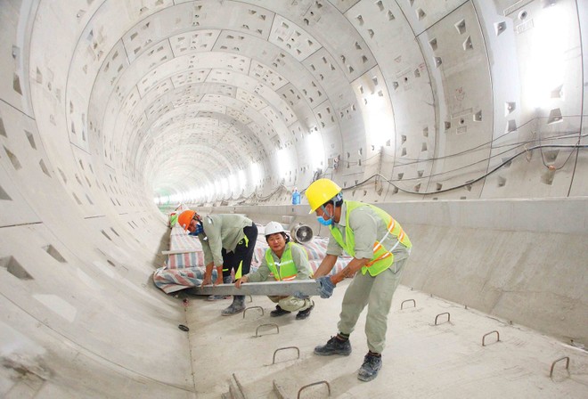 Các tuyến metro xuyên qua khu Đông đang gấp rút hoàn thành.Ảnh: Lê Toàn