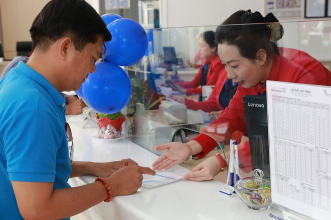 Ngân hàng Bản Việt huy động vốn bằng khuyến mãi 