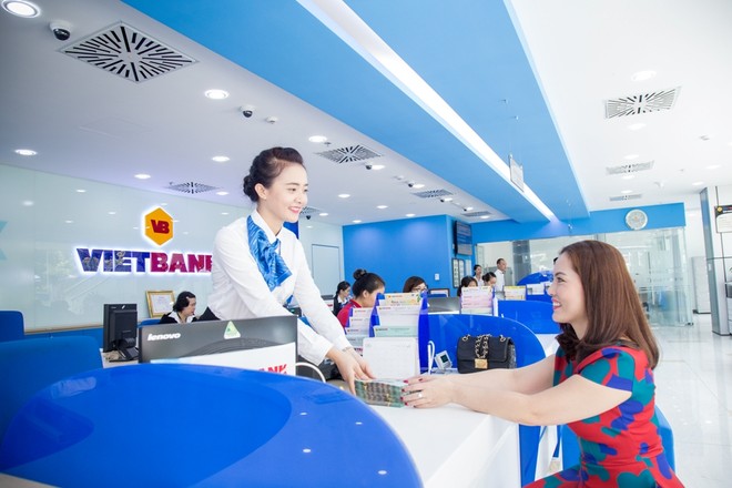 Vietbank trao thưởng xe Mazda cho khách hàng gửi tiết kiệm