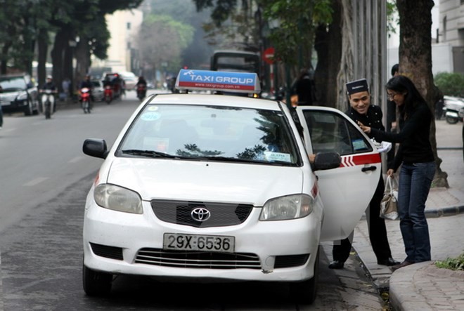 Từ 1/7, khách đi taxi có thể đòi hóa đơn in ngay trên xe