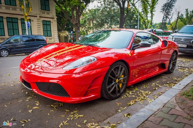 Siêu xe Ferrari F430 Scuderia độc nhất Việt Nam xuống phố