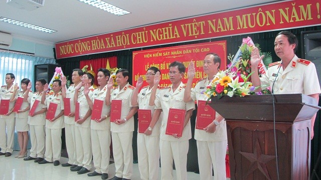 Các cán bộ tuyên thệ. Ảnh VKSNDTC 