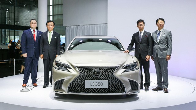 Lexus trình làng mẫu xe cỡ lớn hạng sang giá “rẻ” LS 350