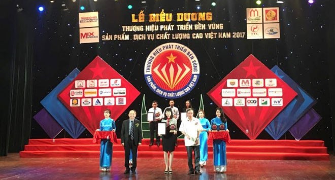 BVSC nhận giải Top 20 Thương hiệu Phát triển bền vững 2017