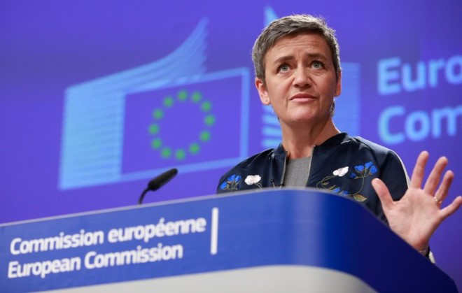  Margrethe Vestager, Giám đốc cơ quan chống độc quyền của EU từng là người khiến Apple phải trả lại đủ 14,5 tỷ USD tiền trốn thuế ở Ireland, "sờ gáy" hành vi trốn thuế của Amazon tại châu Âu và cảnh báo mối nguy hại của Facebook đối với dữ liệu số của người dân. Ảnh: EPA.  