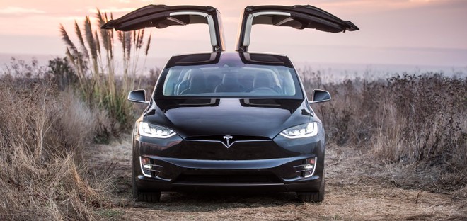 Tesla Model X - siêu xe điện của đại gia Sài Gòn