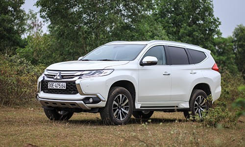 Mitsubishi Pajero Sport 2017 giảm giá lần 2 trong năm 2017.