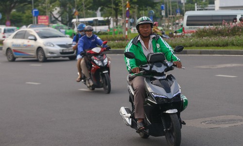 Mai Linh Miền Bắc nhiều khả năng là doanh nghiệp taxi truyền thống đầu tiên phát triển dịch vụ gọi xe ôm trực tuyến như Grab, Uber. Ảnh: Như Quỳnh