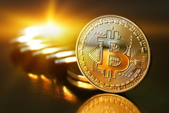 Hi vọng đổi đời, nhiều người đổ xô "cày" bitcoin