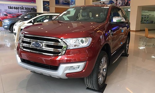 Xe Ford Everest nhập khẩu Thái Lan tại một đại lý ở Hà Nội. Ảnh: PV